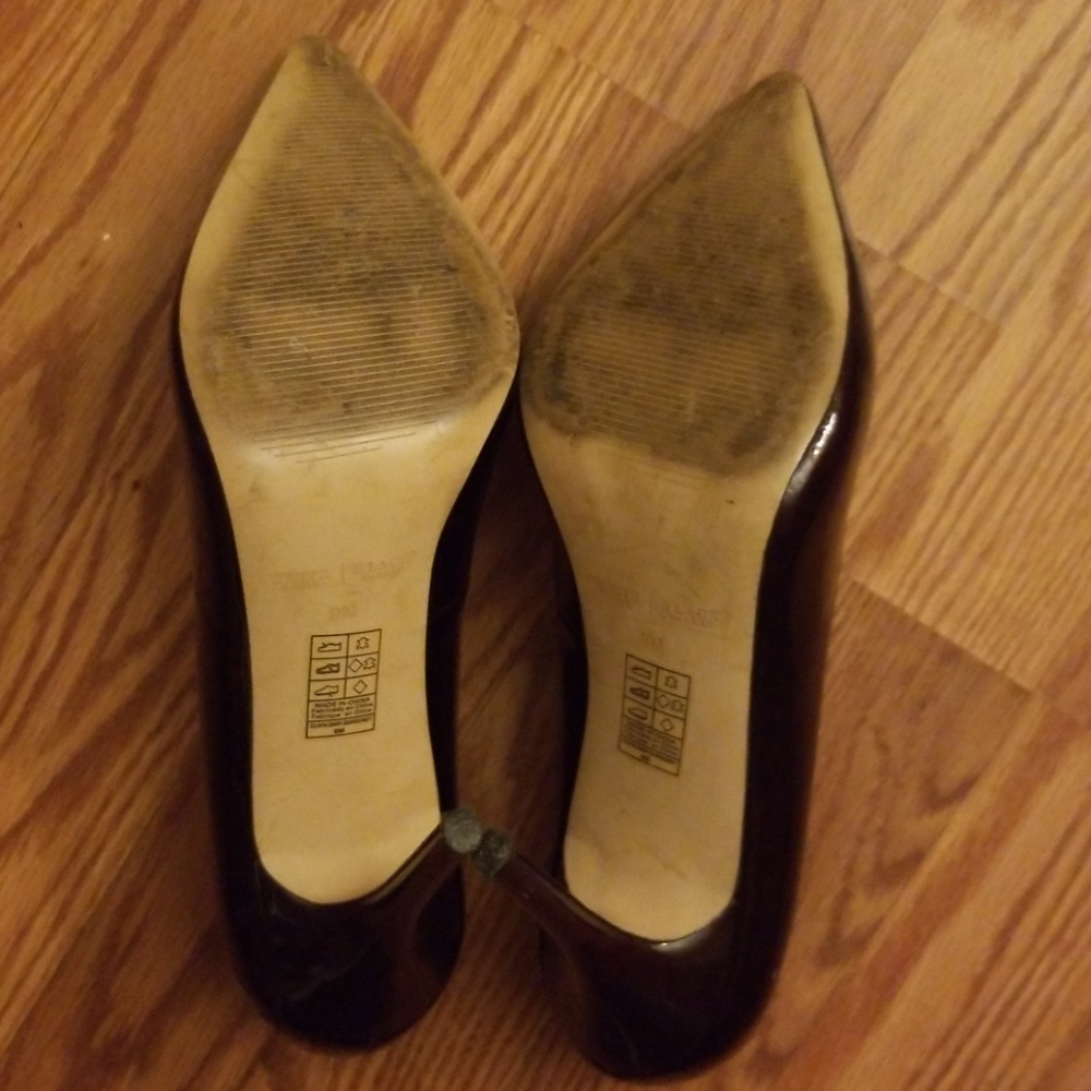 Shoes - Picture 4 of 6